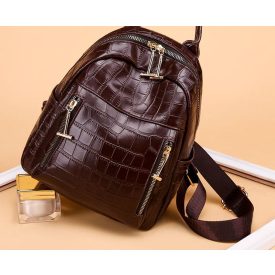 GRADO NUGÁTBARNA NŐI HÁTITÁSKA